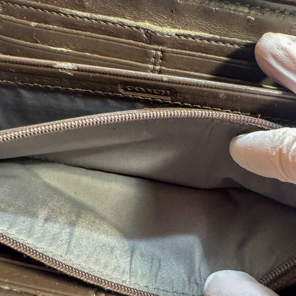 Coach Signature Canvas Wallet with Floral Appliqué - Picture 10 of 13